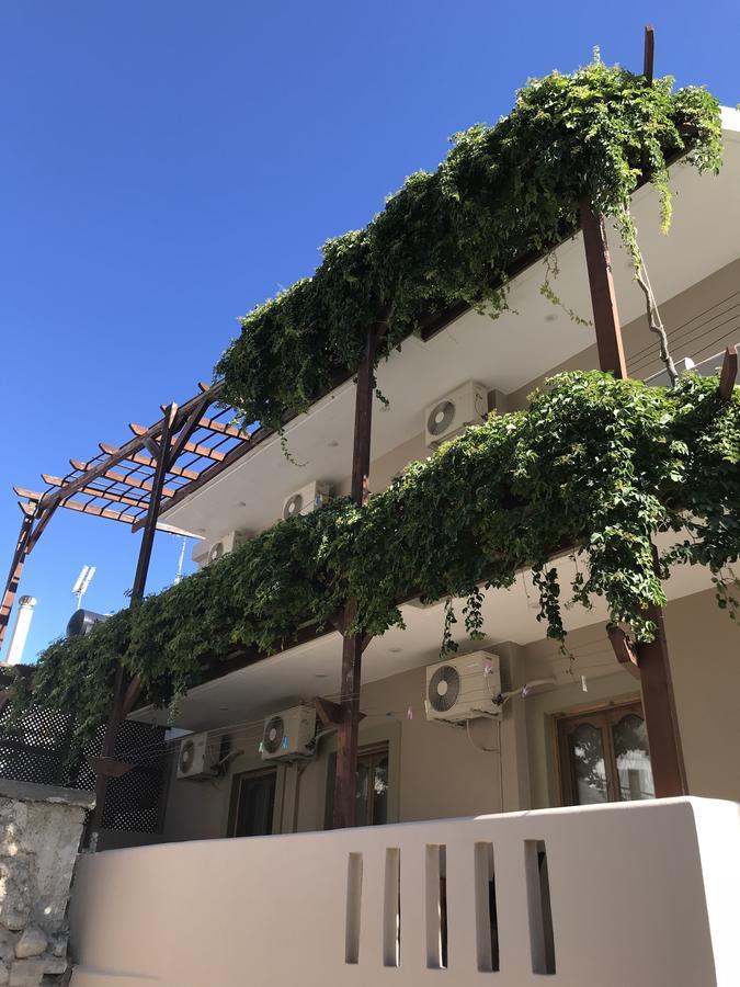 Pension Nikos Pitsidia Exterior photo