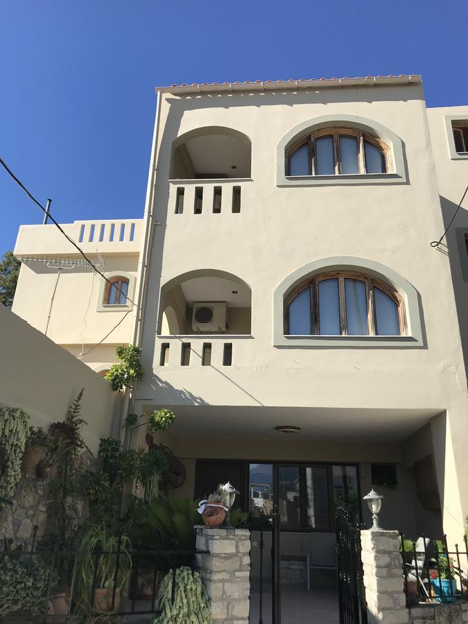 Pension Nikos Pitsidia Exterior photo